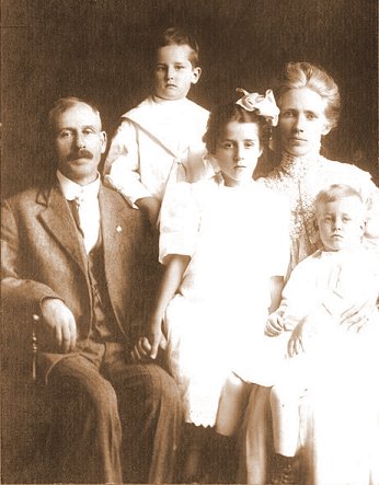 McInerney Family about 1911, courtesy of Nancy